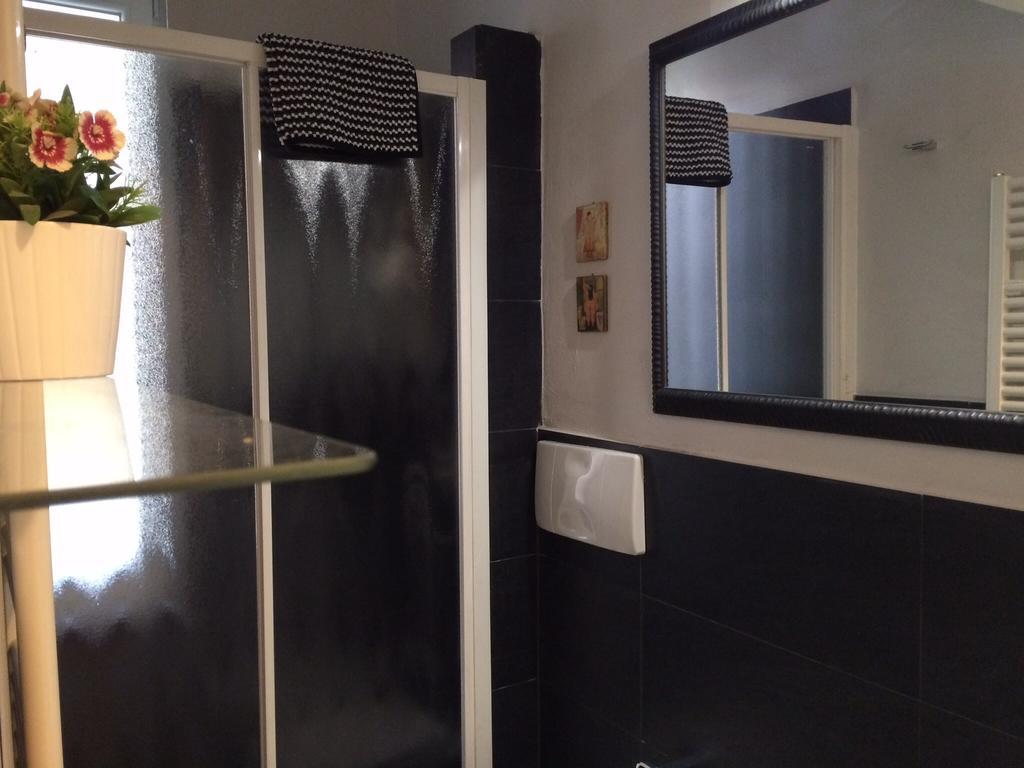 Kibilu - Via Confalonieri - Stazione Garibaldi - Zona Isola Milan Room photo
